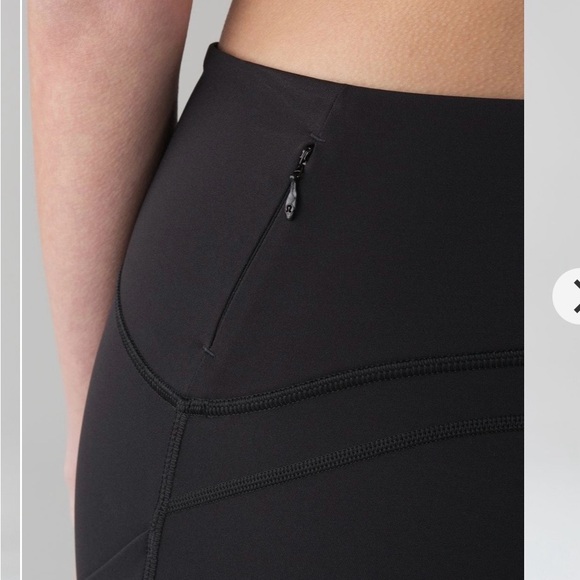 Lululemon Sole Training Crop with New York details Sz 8 🏃🏻‍♀️🧎🏻‍♀️ - Picture 4 of 11